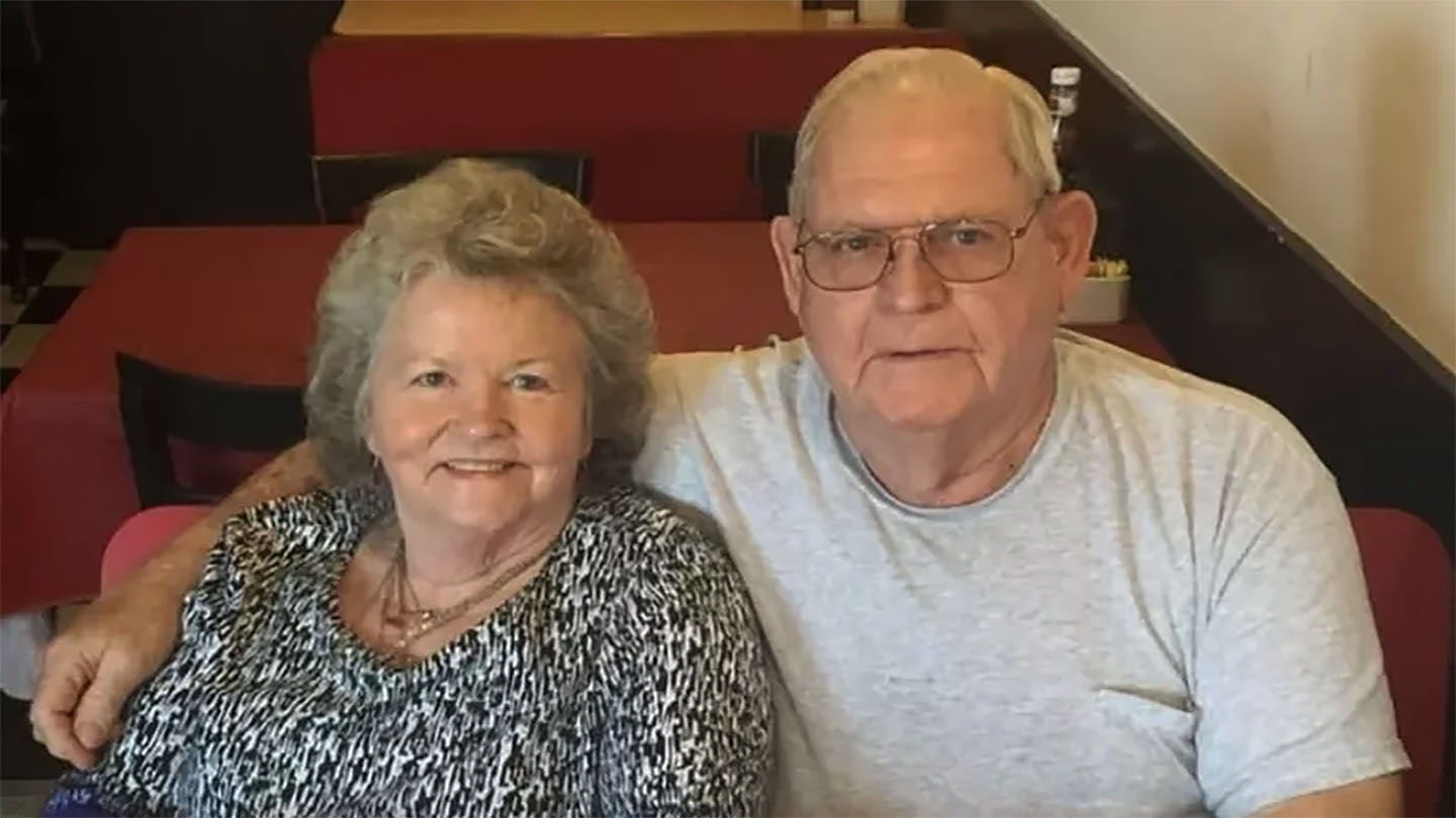 Covid 19 De mãos dadas casal morre em leito de hospital após 61 anos