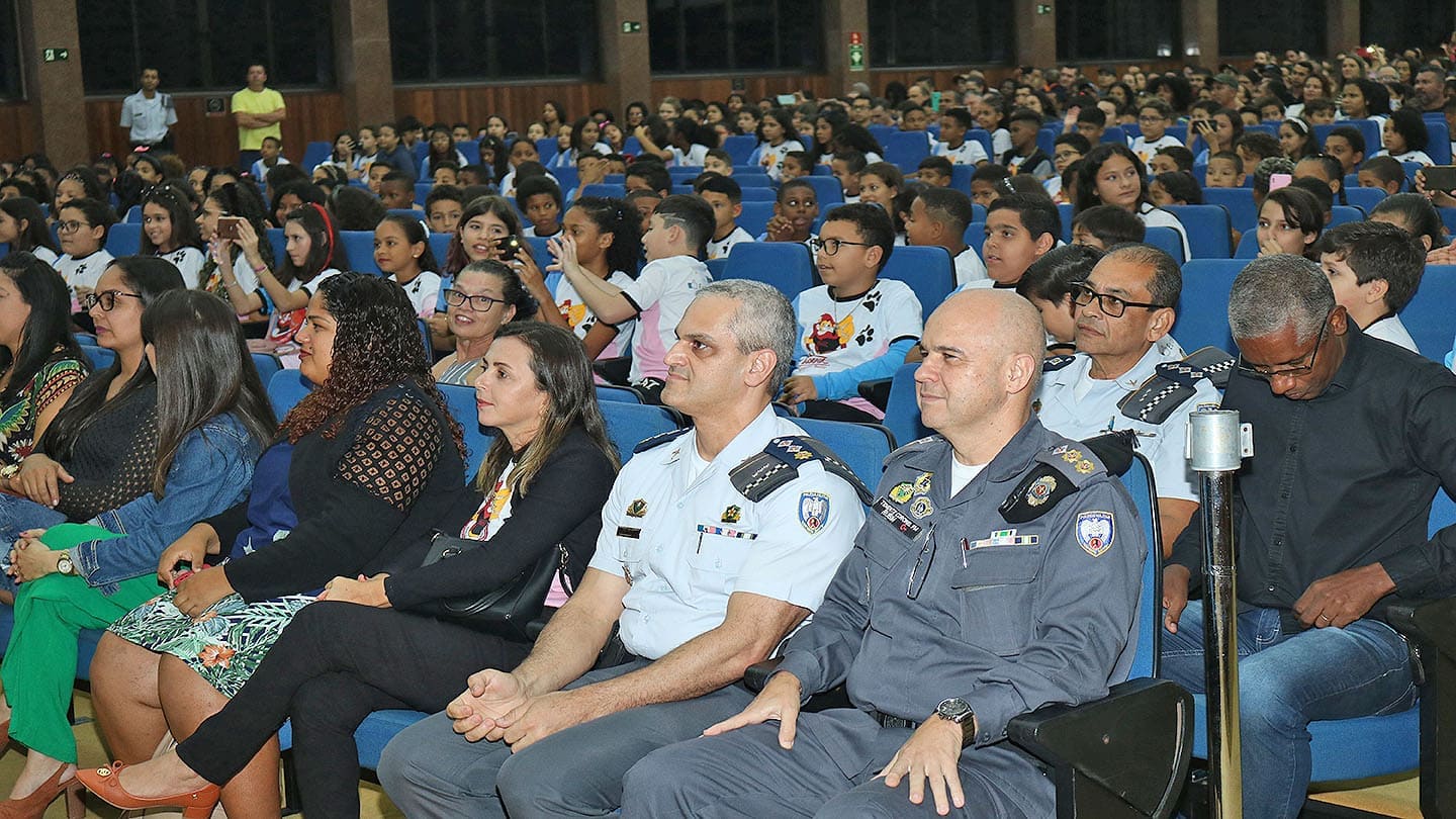 PMES - Formatura do Proerd é realizada em Viana